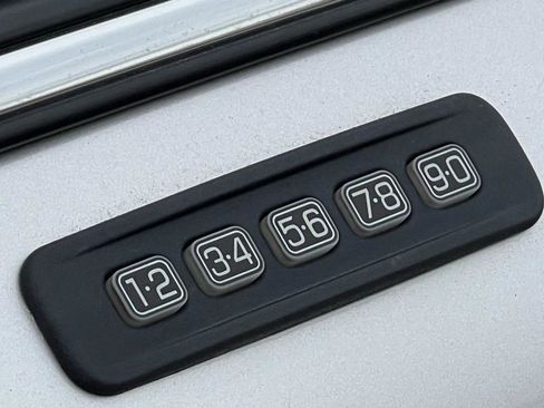Used 2009 Mercury Grand Marquis LS RWD image 24