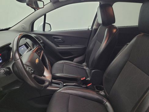 Used 2020 Chevrolet Trax LT w/ LT Convenience Package AWD/4WD image 17