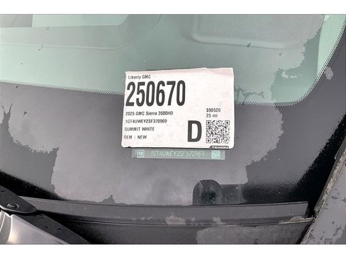 New 2025 GMC Sierra 3500 Denali w/ Denali Reserve Package image 8