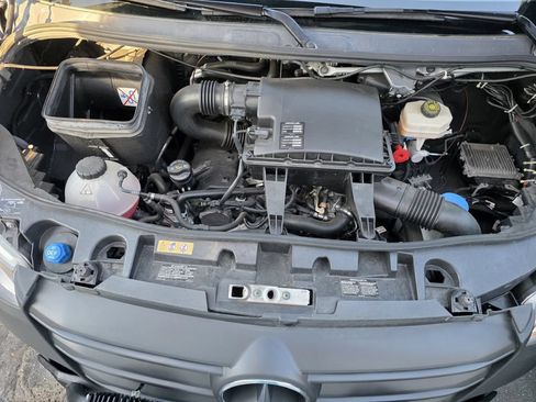 Used 2021 Mercedes-Benz Sprinter 2500 image 24
