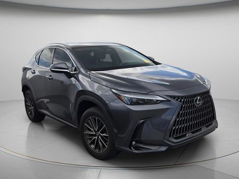 Used 2023 Lexus NX 250 FWD w/ Towing Package (2000 Lbs) image 4