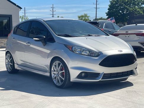 Used 2015 Ford Fiesta ST FWD image 4