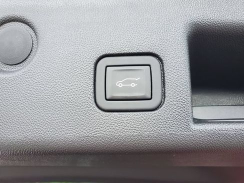 Certified 2023 Chevrolet Equinox LT FWD image 12