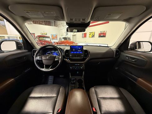 Used 2021 Ford Bronco Sport Outer Banks w/ Outer Banks Package AWD/4WD image 15