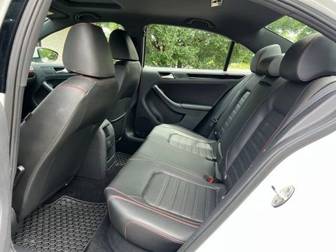 Used 2017 Volkswagen Jetta GLI FWD image 15