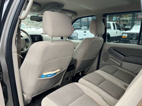 Used 2007 Ford Explorer Sport Trac XLT image 12
