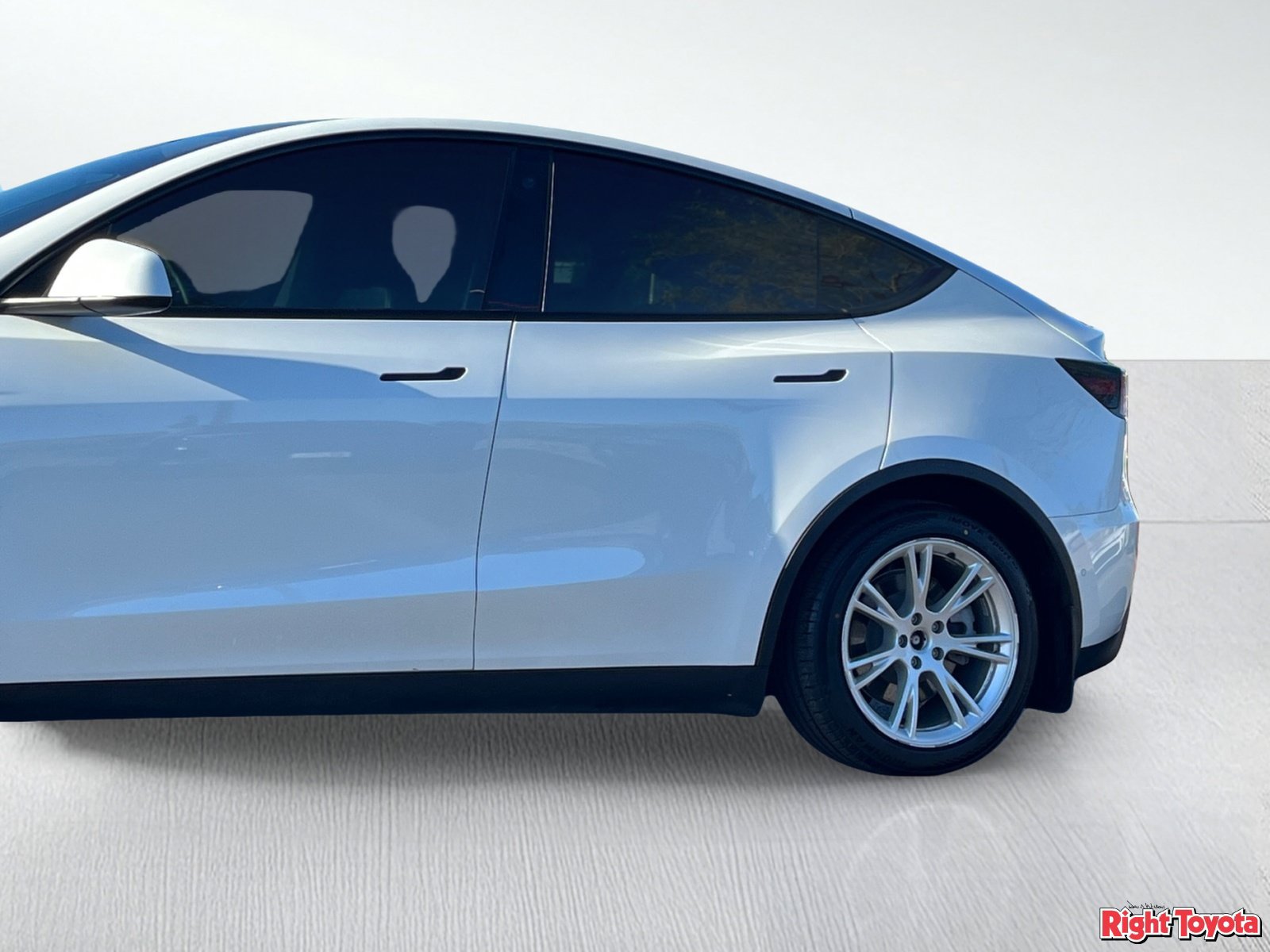 Used 2021 Tesla Model Y 2WD image 9