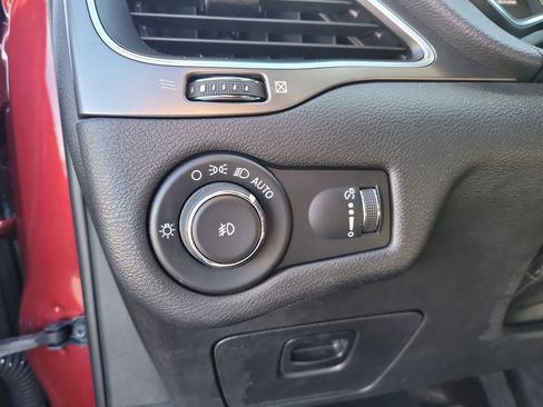 Used 2019 Jeep Cherokee Latitude w/ Popular Appearance Group image 31