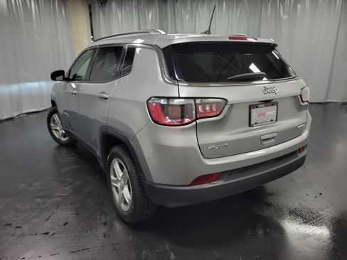 Used 2024 Jeep Compass Latitude AWD/4WD image 6
