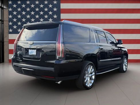 Used 2019 Cadillac Escalade ESV Luxury image 9
