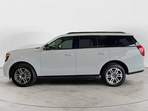Certified 2025 Ford Expedition Active AWD/4WD image 8