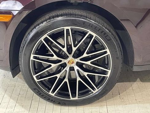 Certified 2026 Porsche Macan AWD/4WD image 11