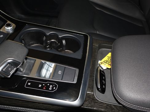 Used 2025 Audi Q7 3.0T Premium Plus image 30