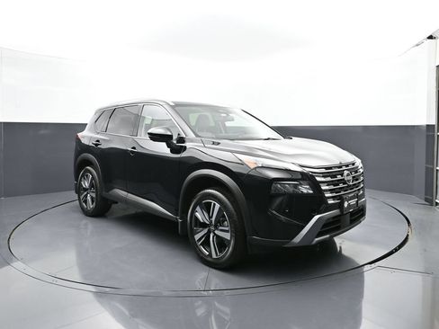 Used 2025 Nissan Rogue SL AWD/4WD image 1