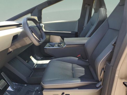 Used 2024 Tesla Cybertruck AWD Crew Cab image 17