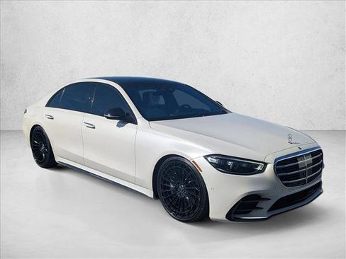 Used 2023 Mercedes-Benz S 580 S 580 image 3