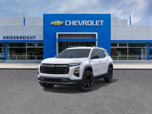 New 2026 Chevrolet Equinox LT w/ Convenience Package II FWD image 8