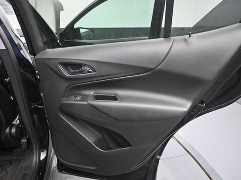 Used 2021 Chevrolet Equinox LT AWD/4WD image 16