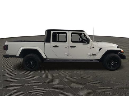 Used 2022 Jeep Gladiator Sport AWD/4WD image 11
