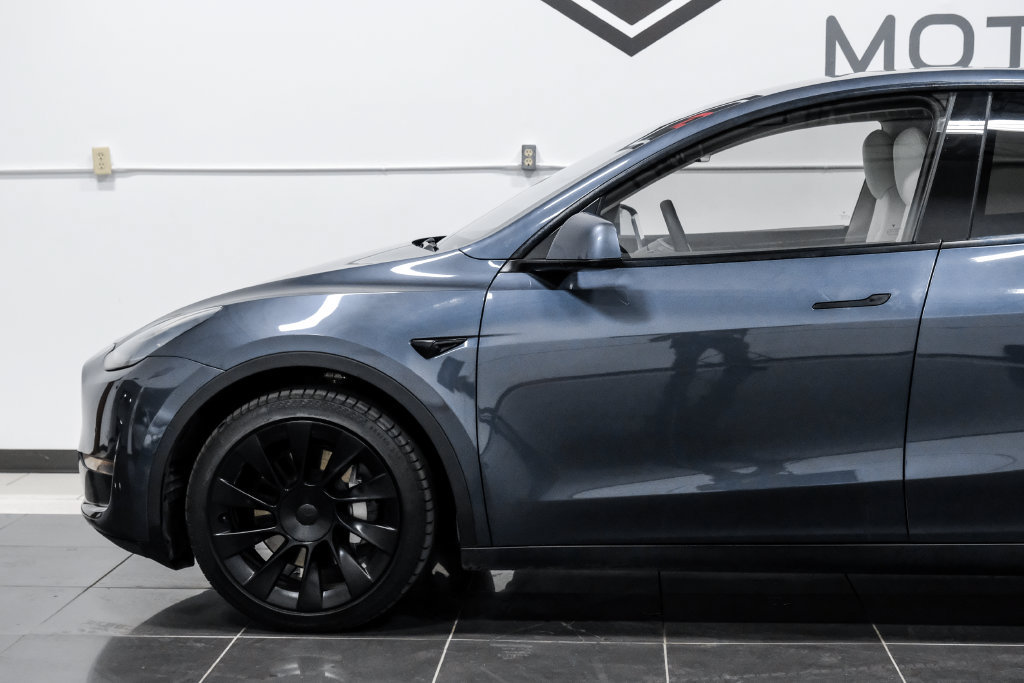 Used 2021 Tesla Model Y Long Range AWD/4WD image 17
