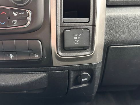 Used 2018 RAM 2500 Big Horn AWD/4WD image 32