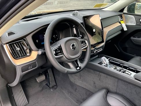 New 2026 Volvo XC60 B5 Ultra w/ Protection Package Premier image 9