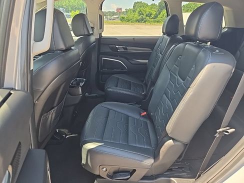 Used 2022 Kia Telluride SX w/ SX Prestige Package AWD/4WD image 18