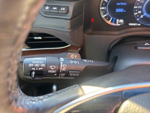 Used 2018 Cadillac Escalade Luxury image 21