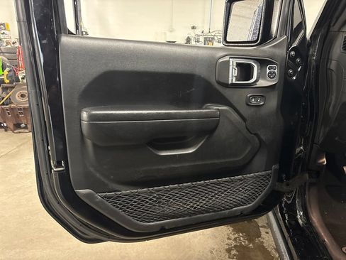 Used 2024 Jeep Wrangler Unlimited Rubicon 4xe AWD/4WD image 10