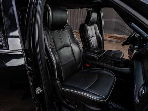 Used 2022 RAM 3500 Limited w/ Max Tow Package image 30