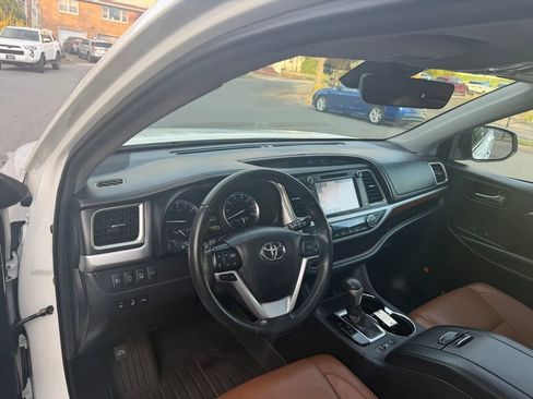 Used 2019 Toyota Highlander Limited Platinum image 15