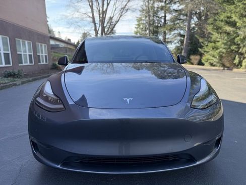 Used 2022 Tesla Model Y Performance image 2