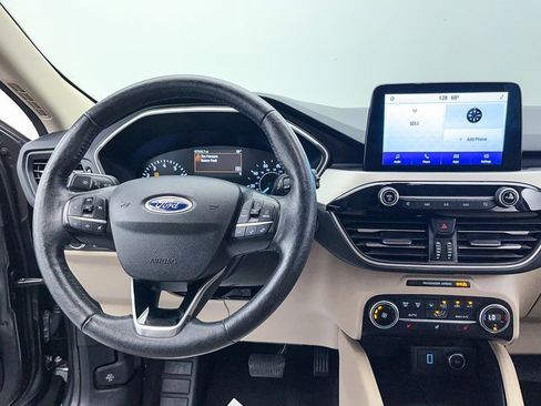 Used 2020 Ford Escape SEL image 3