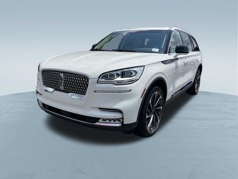 Used 2023 Lincoln Aviator Reserve w/ Equipment Group 201A AWD/4WD image 9