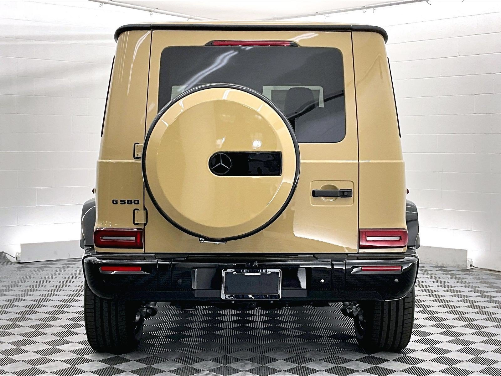 New 2027 Mercedes-Benz G 580 e image 3