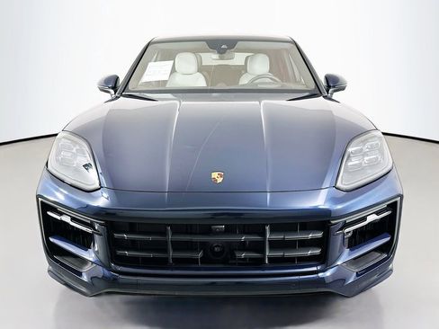 Certified 2025 Porsche Cayenne S AWD/4WD image 6