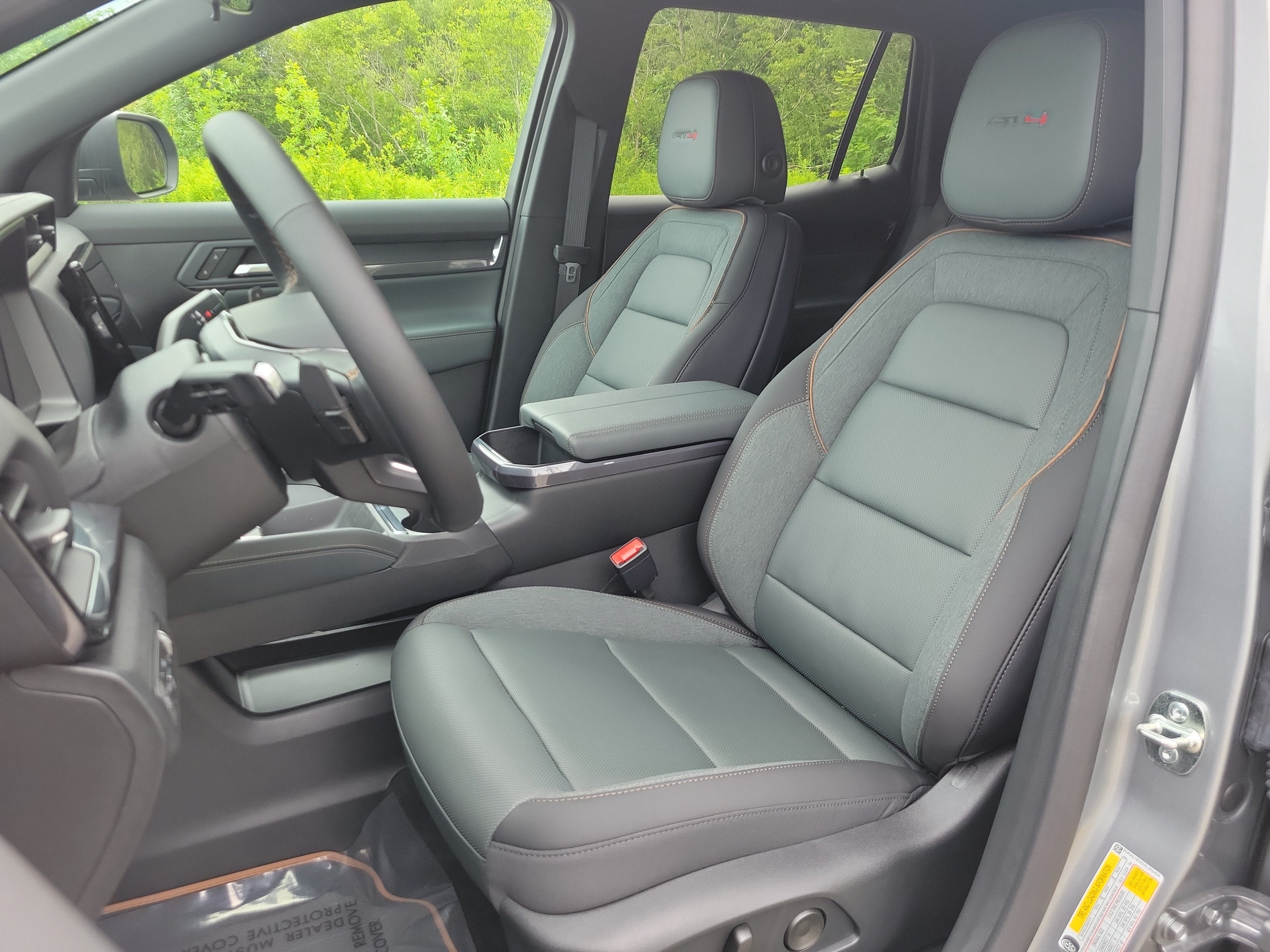 New 2027 GMC Terrain AT4 w/ Convenience Package III AWD/4WD image 4