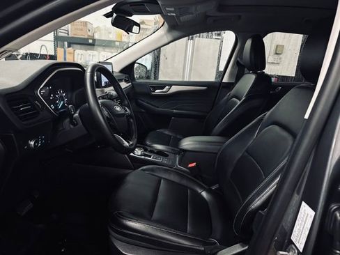 Used 2022 Ford Escape SEL image 17