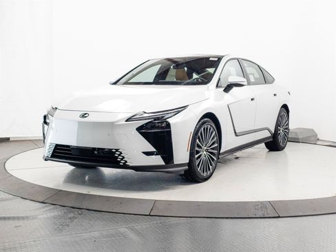 New 2026 Lexus ES 350e FWD image 3