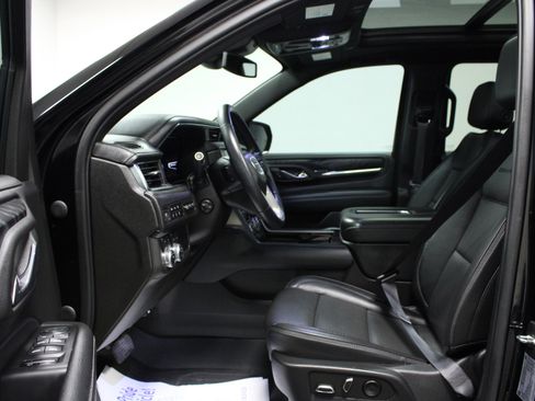 Used 2023 GMC Yukon XL Denali image 12