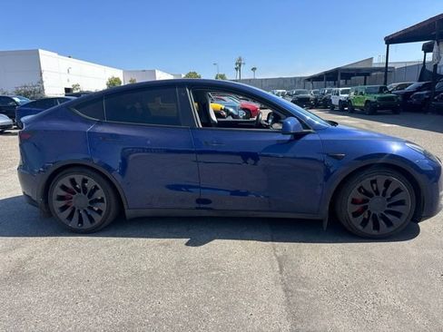 Used 2023 Tesla Model Y Performance AWD/4WD image 4