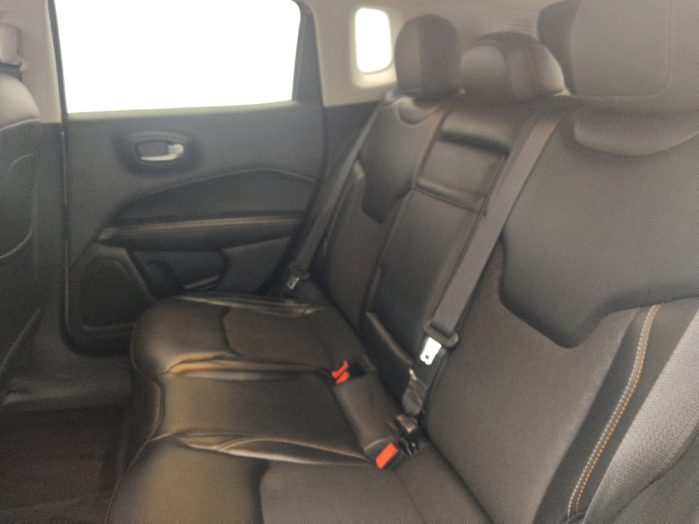 Used 2018 Jeep Compass Latitude w/ Popular Equipment Group FWD image 18
