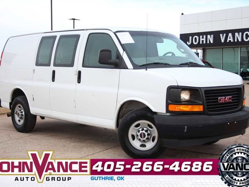 Used 2017 GMC Savana 2500 image 1