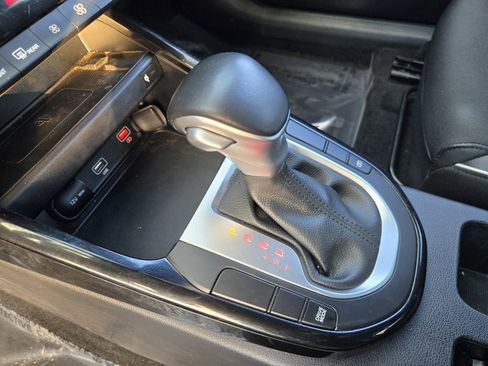 Used 2024 Kia Forte GT-Line w/ GT-Line Premium Package image 17