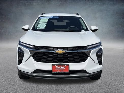 Used 2025 Chevrolet Trax LT image 9