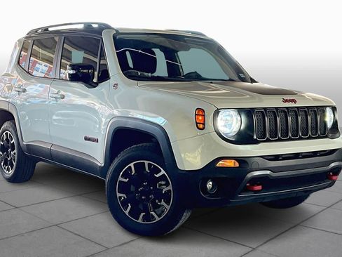 Used 2023 Jeep Renegade Trailhawk image 2