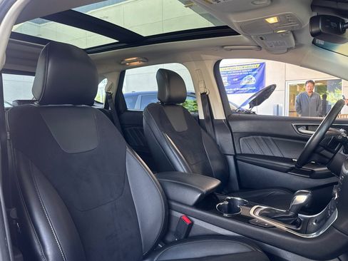 Used 2015 Ford Edge Sport w/ Equipment Group 401A AWD/4WD image 32