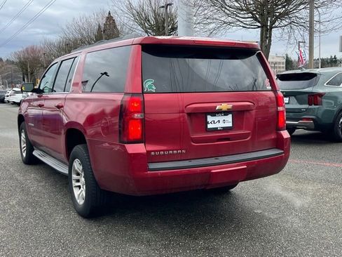 Used 2015 Chevrolet Suburban LT w/ Luxury Package image 11