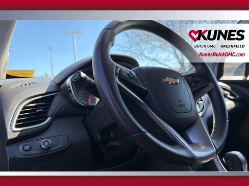 Used 2018 Chevrolet Trax LT w/ LT Convenience Package AWD/4WD image 16