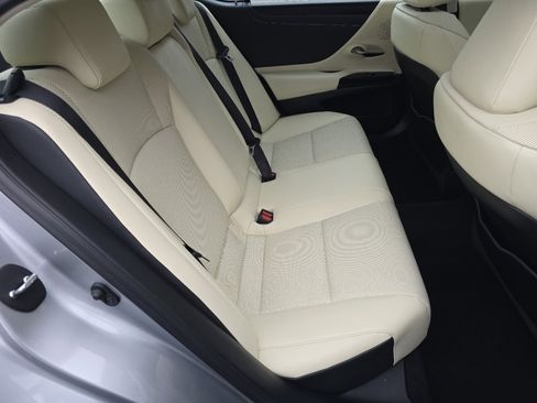 Used 2022 Lexus ES 350 w/ Premium Package image 28